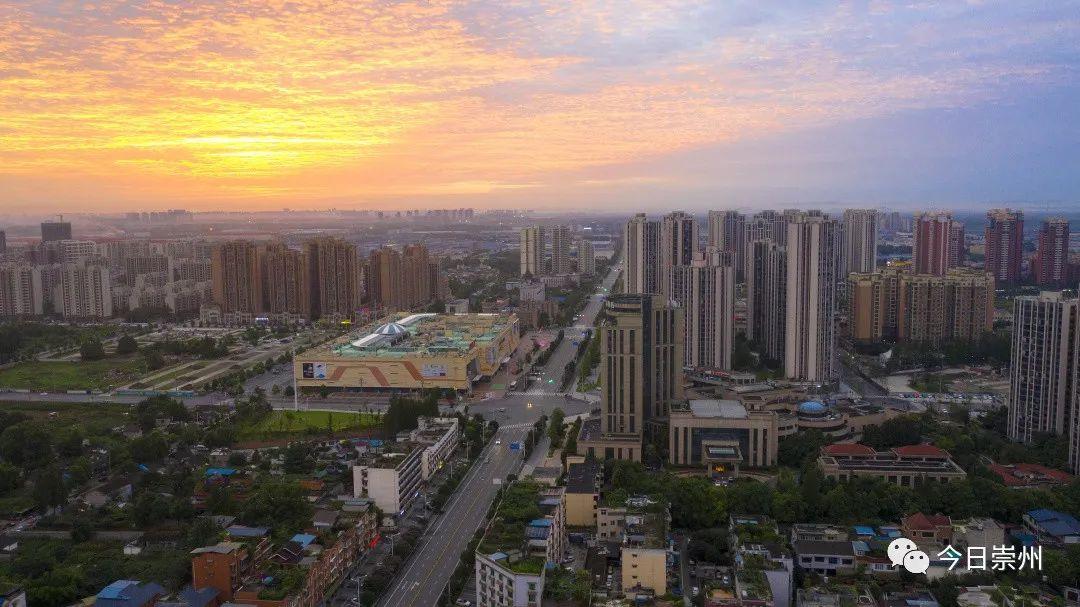 南河大桥重建,完成世纪大道,唐安路"十字双轴"等16条道路改造提升