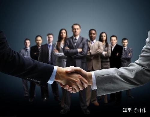 在职场，领导喜欢服从自己的员工，还是自己有主见的员工？ - 知乎