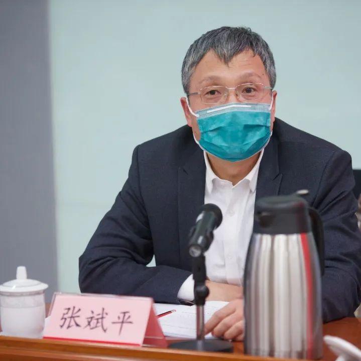 市人大代表 张斌平对法院过去一年工作高度认可,对辛苦工作的法官非常