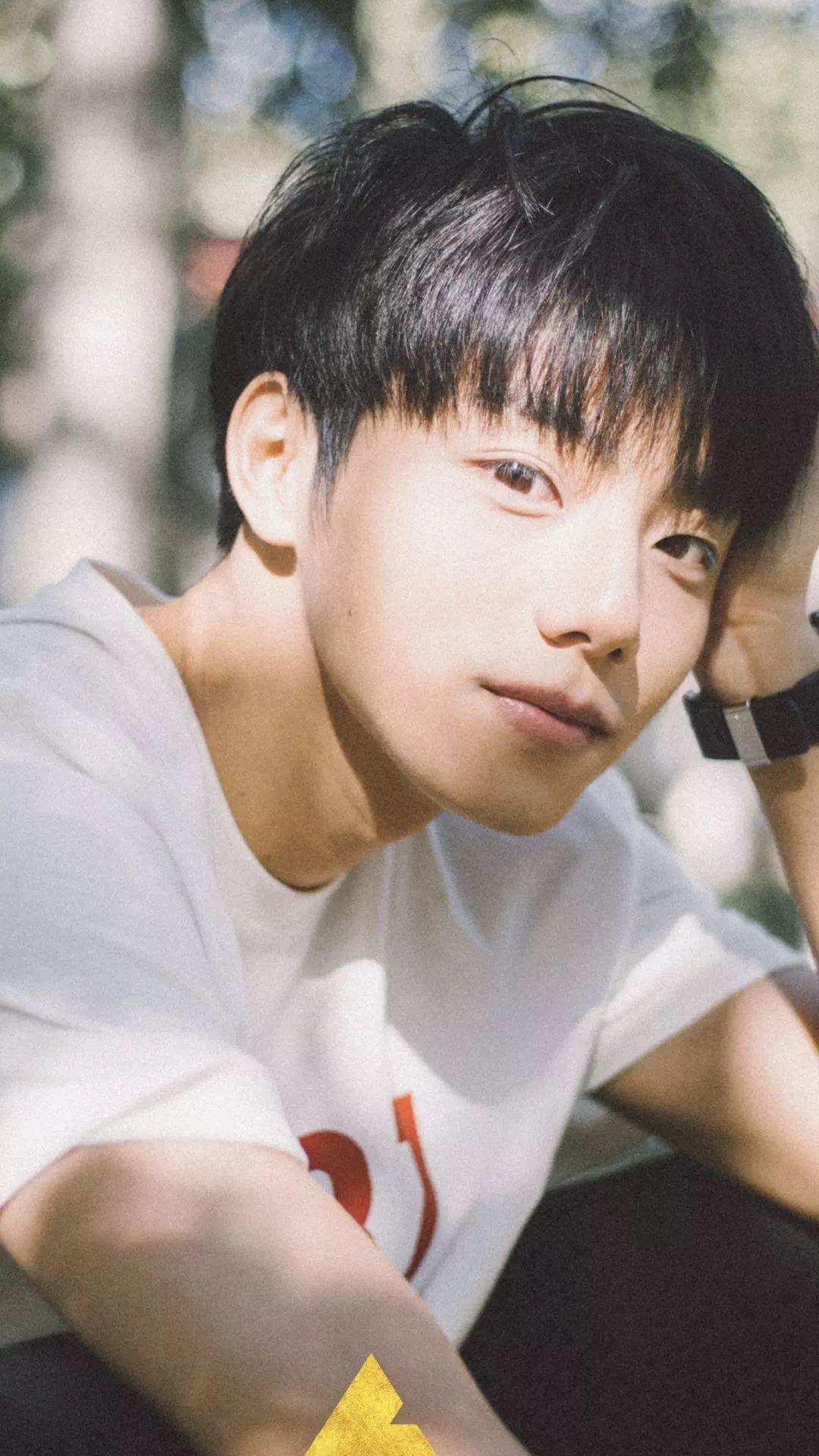 爱豆壁纸——李汶翰,李振宁 - 知乎