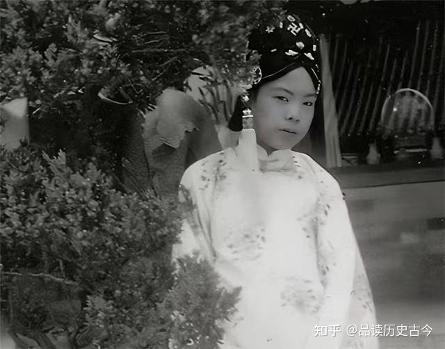 大清末代皇妃文绣:一个敢与溥仪大闹离婚的女子 - 知乎