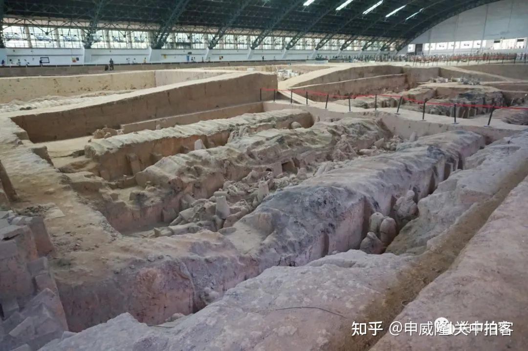 秦始皇帝陵博物院:秦兵马俑一号坑遗址,感受秦军步兵与战车方阵 - 知乎
