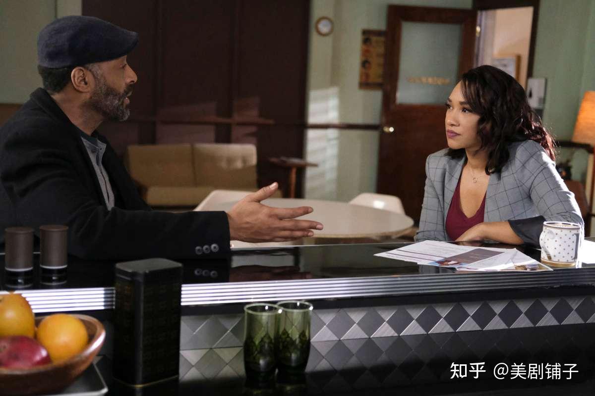 闪电侠第七季第12集剧照西斯科离开中城