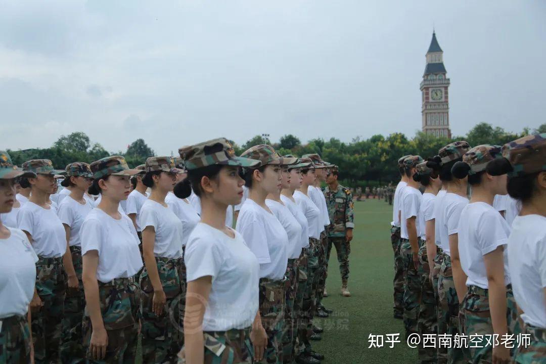 西南航空职业学院制服图片