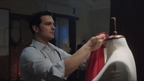 《裁缝师之家》Netflix周榜第一,年度狗血大戏!