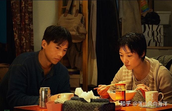 这次电影宣传,他们也同场出席鲁豫观影团的首映,完美示范"再见也是