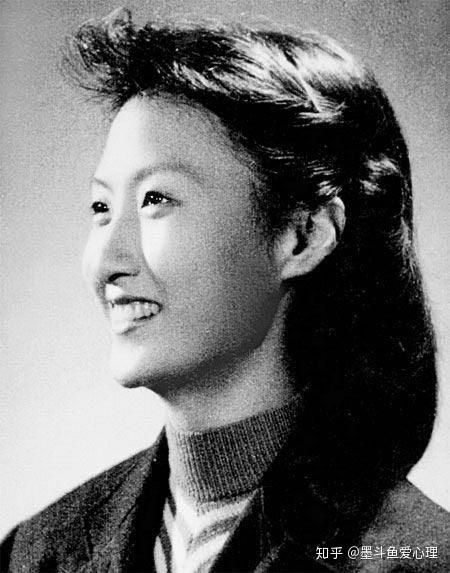 文学集《为了你,我的祖国》,与丁玲联合创作报告文学集《一代天骄》