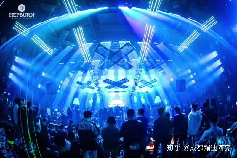 成都兰桂坊人均消费_成都兰桂坊(3)
