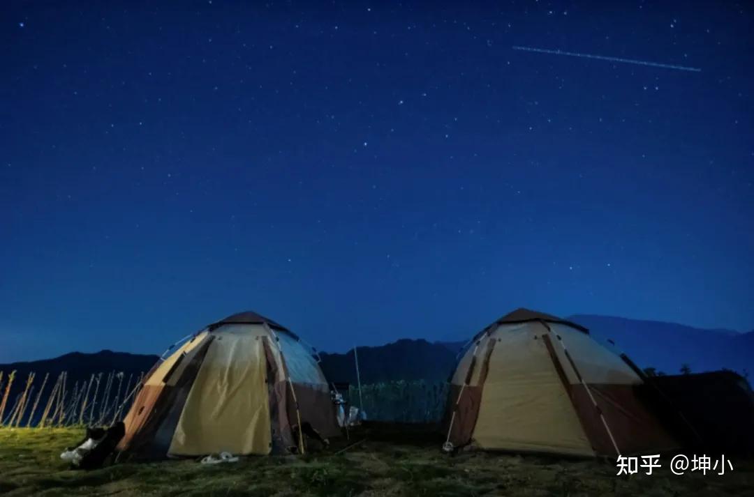 儀式參觀融創西雙版納旅遊度假區草地拓展遊戲在環球融創·觀瀾雲頂