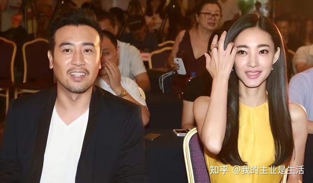 关于于和伟的瓜,还得从他和王丽坤的绯闻说起,因为两个人合作了多部