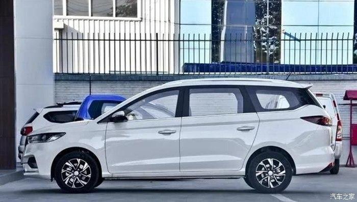 全新宝骏360实拍15动力7座落地5万比五菱宏光还帅气