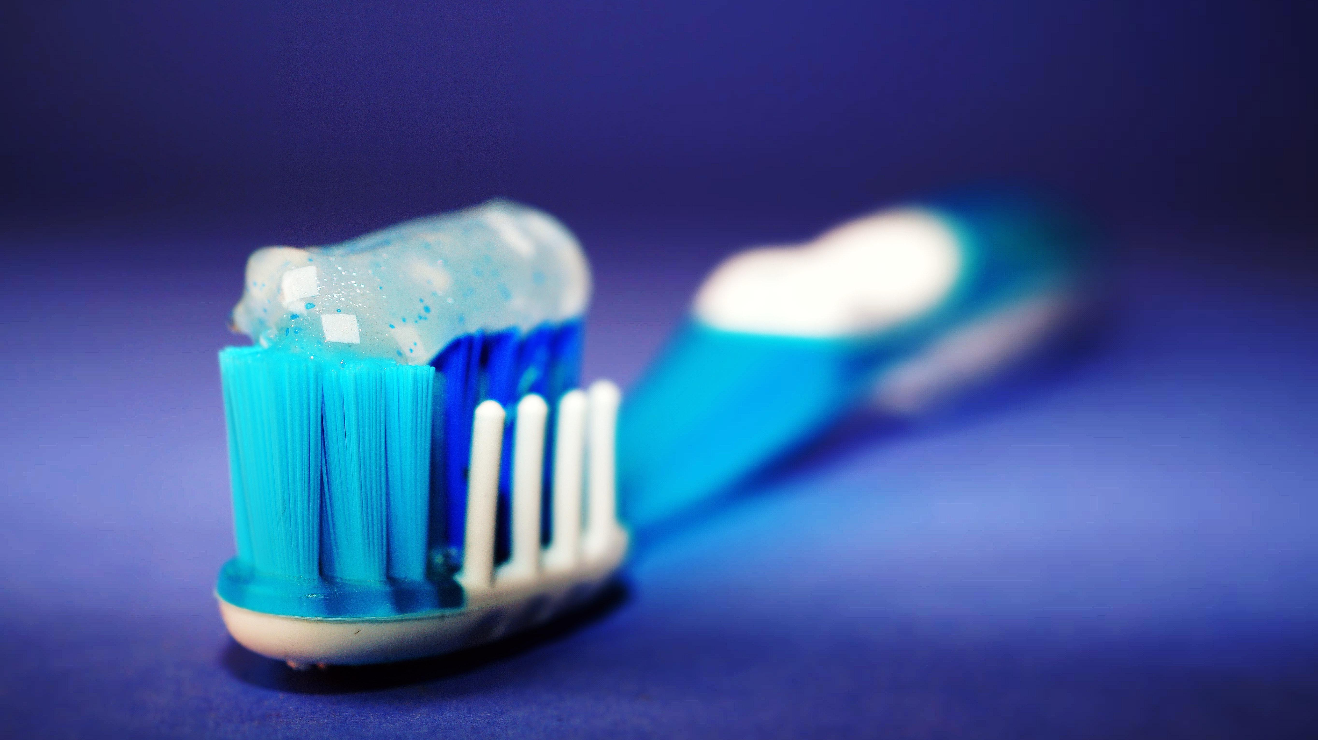 9款牙膏测评：含氟牙膏可有效防龋，可是你在用的真的达标了吗？|佳洁士_新浪财经_新浪网