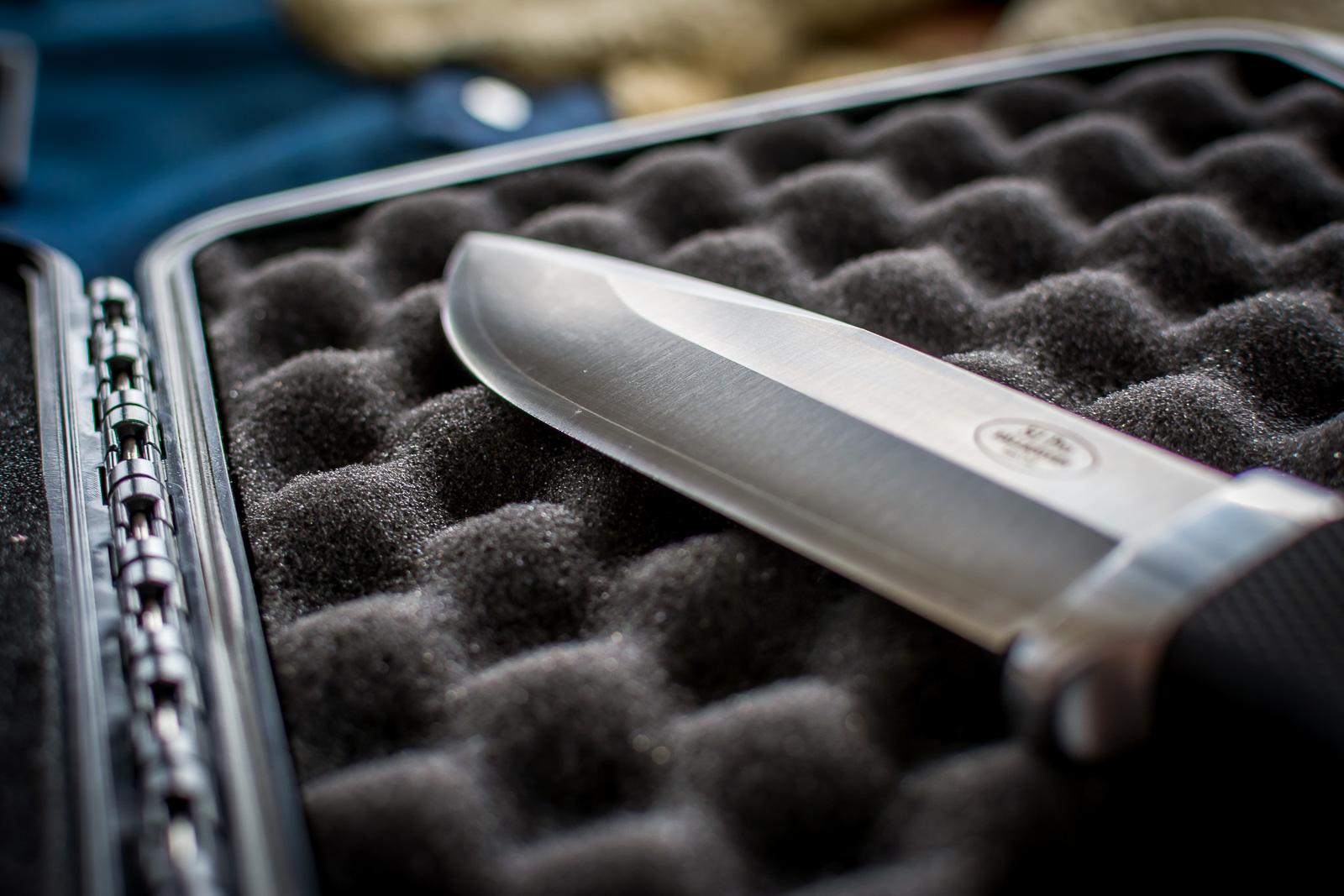 s1 pro的刀片采用层压钴钢(cos)制造,层压钴钢能硬化至60hrc.