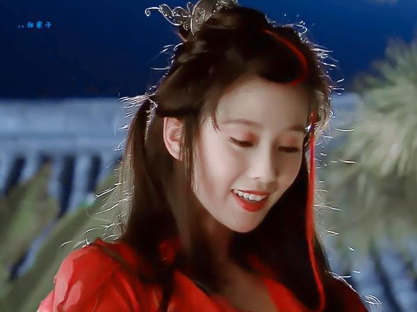 现装好看,古装惊艳的比较少)(杨幂现装跟古装都好看)杨紫(家有儿女,战