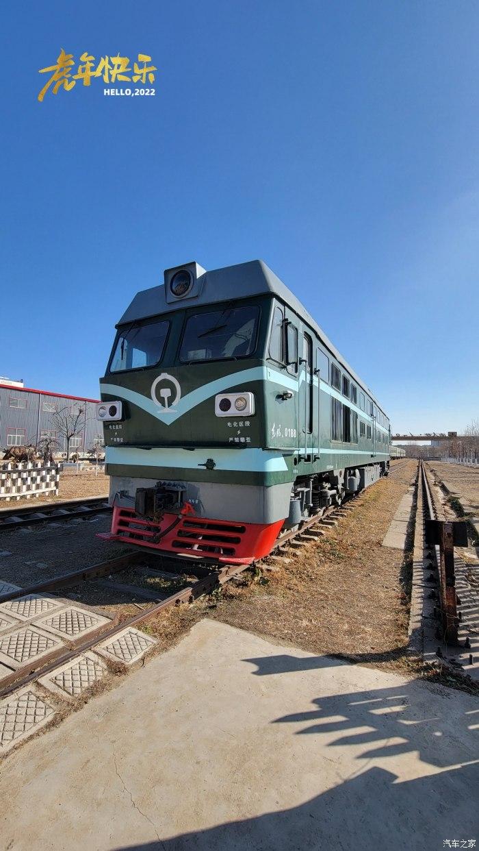 东风绿皮火车头这种站牌现如今真不多见了,很有沧桑感谁家的大黄蜂,在