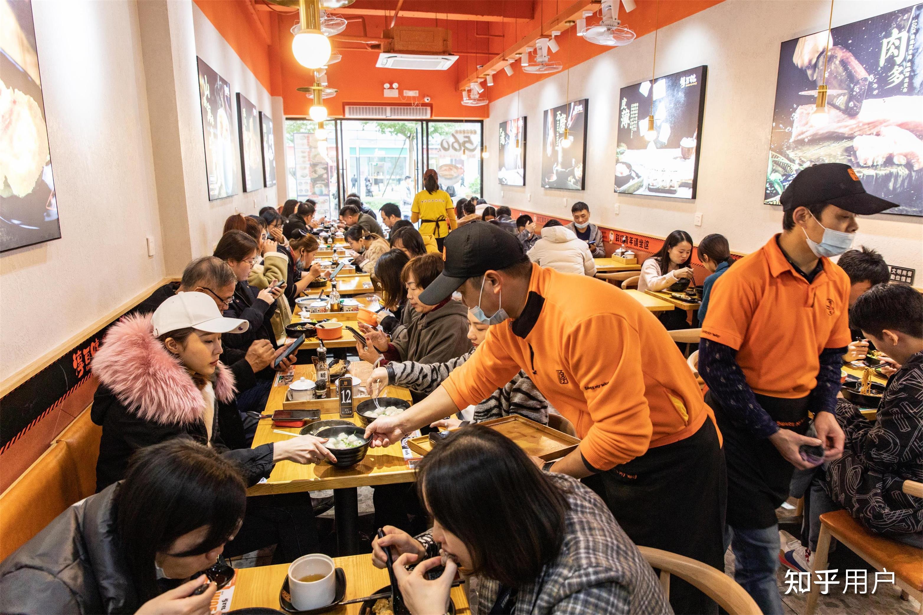 觉得在打印店学些东西好还是在餐厅当服务员好