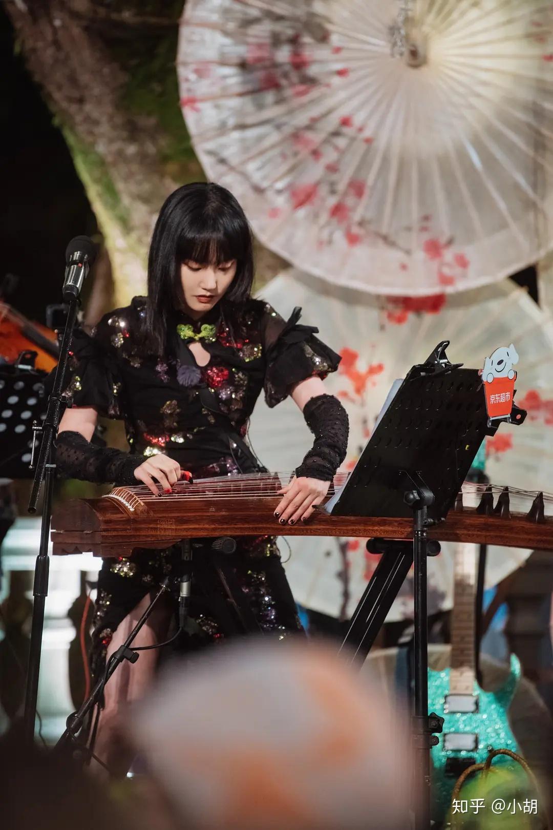 孟佳之前真的没听过她们的组合但是知道王霏霏,在浪姐里也因为选曲的