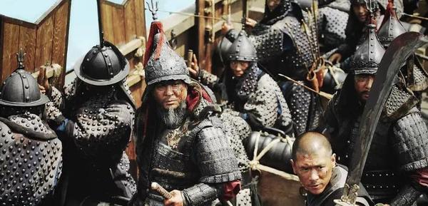 在韩国拍摄的《鸣梁海战》中,李舜臣军队的装备过于精良