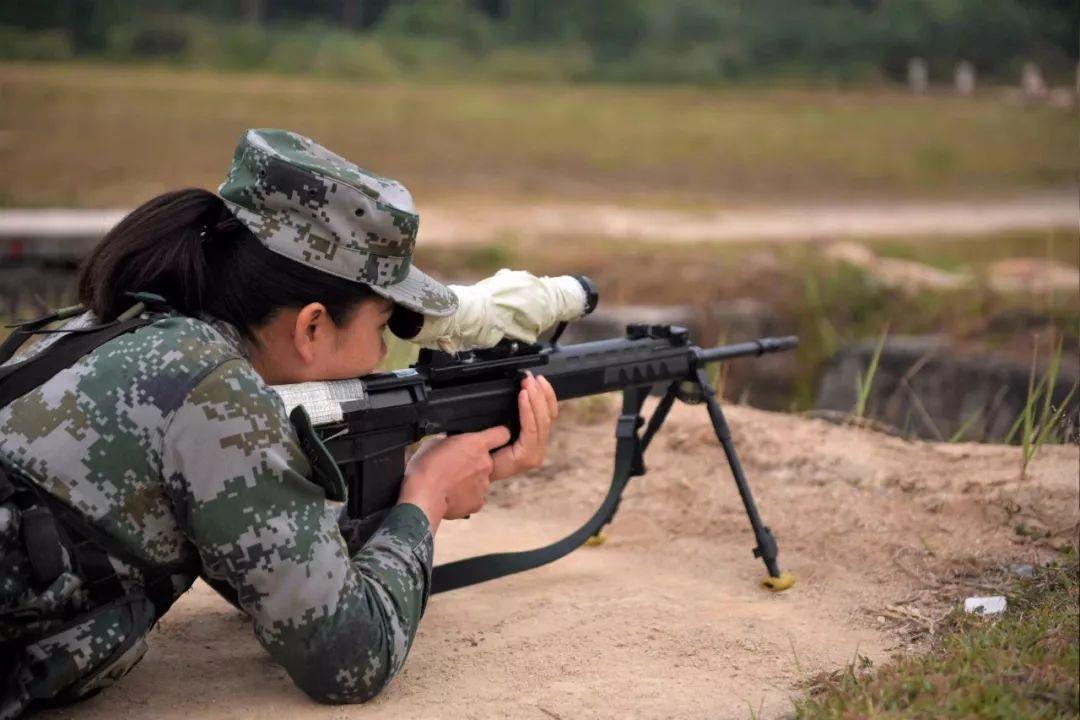 中国最美女狙击手图片图片