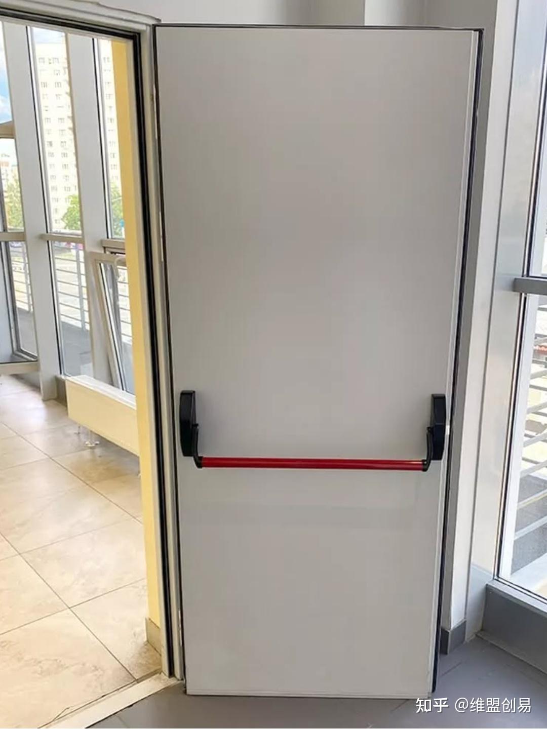 科普:什么是下压式逃生推杆锁