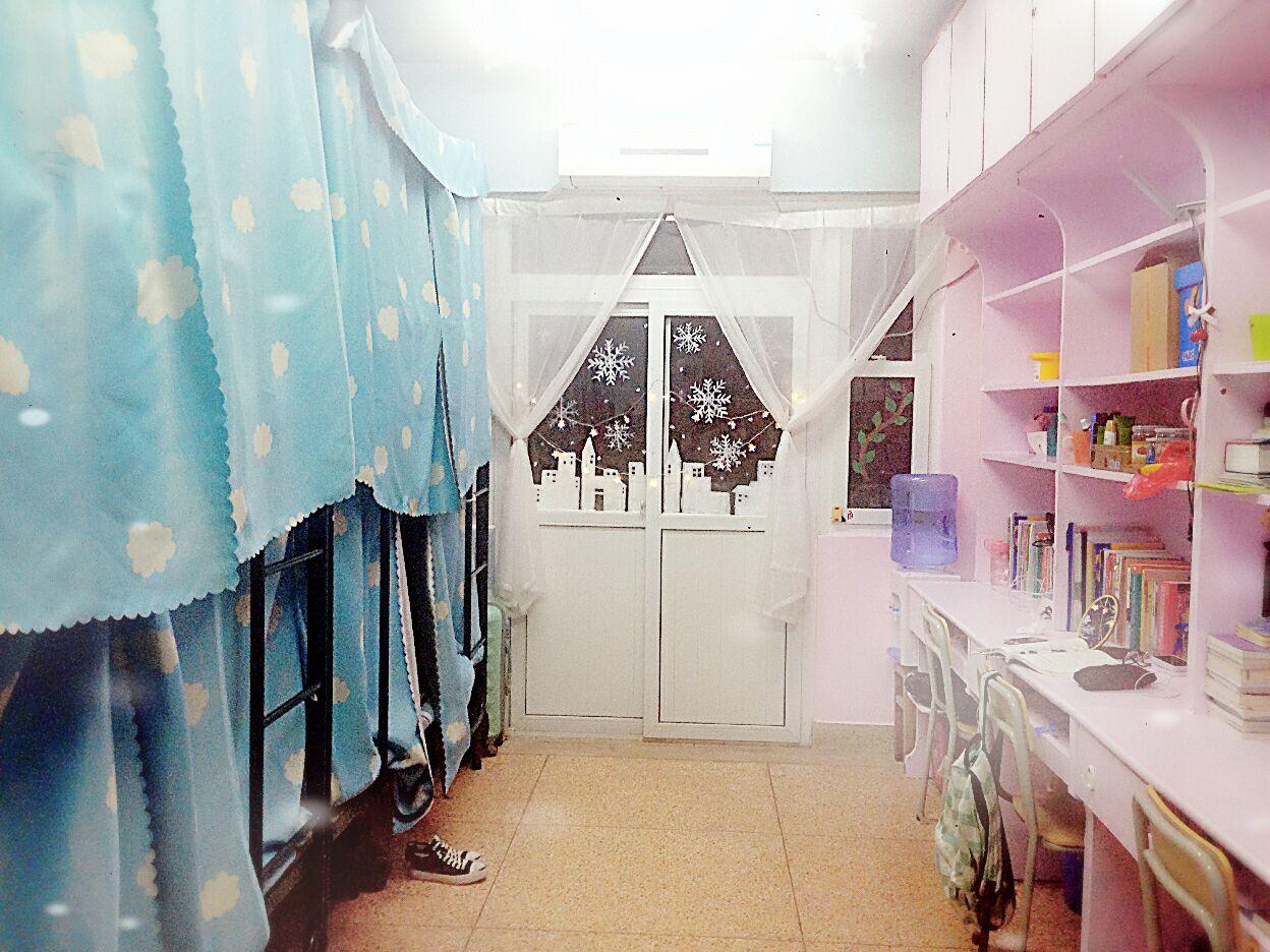我校开展“新‘室’界 ‘馨’的家” 学生寝室美化大赛
