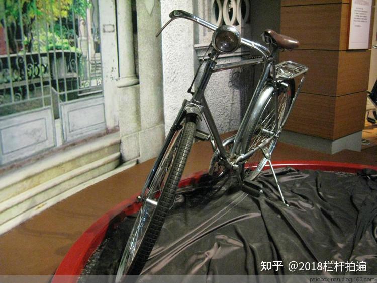 霸州:中国自行车博物馆"镇馆之宝"-"白金人"自行车
