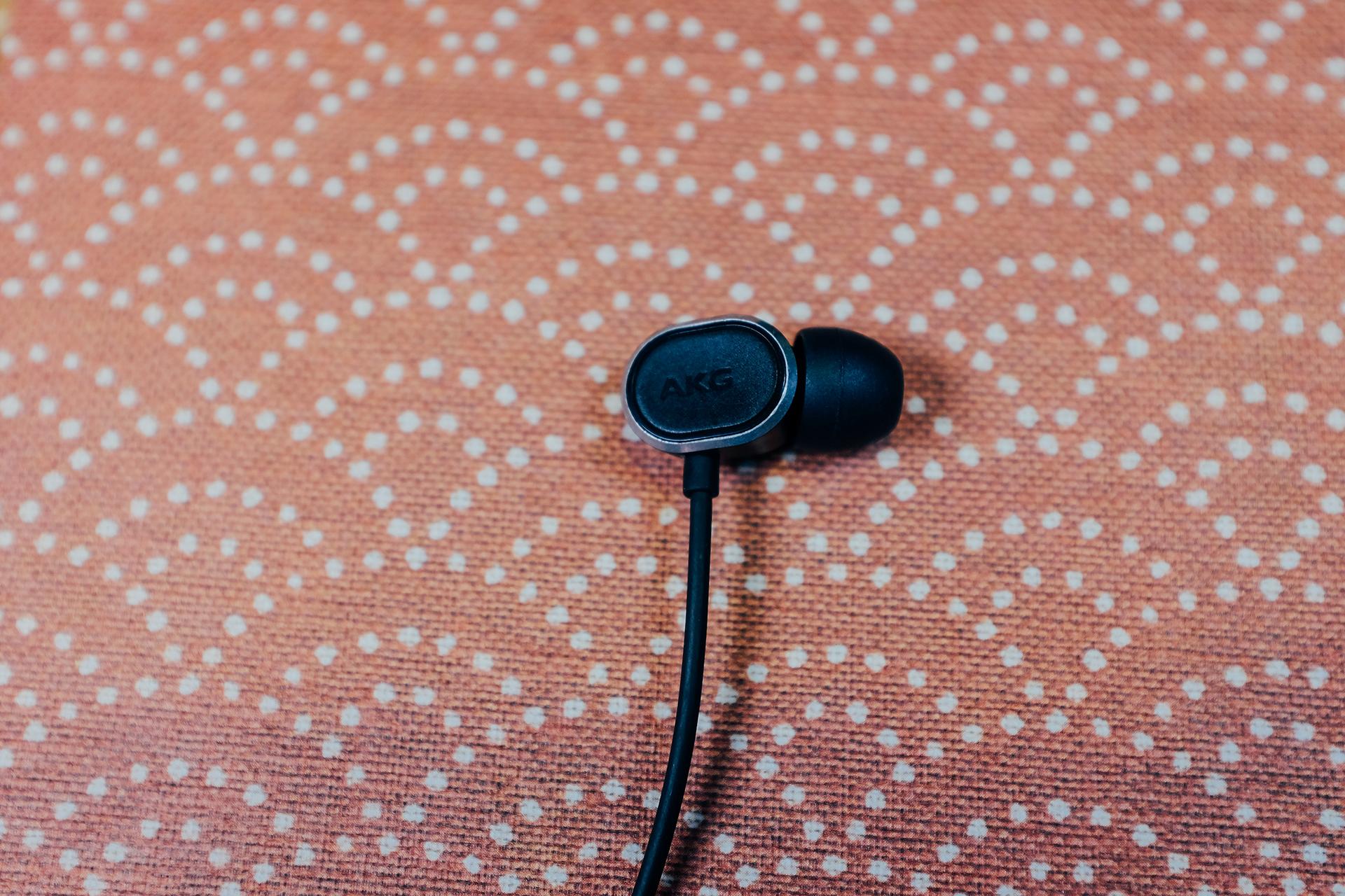 小而精akgn20入耳耳机测评外观篇