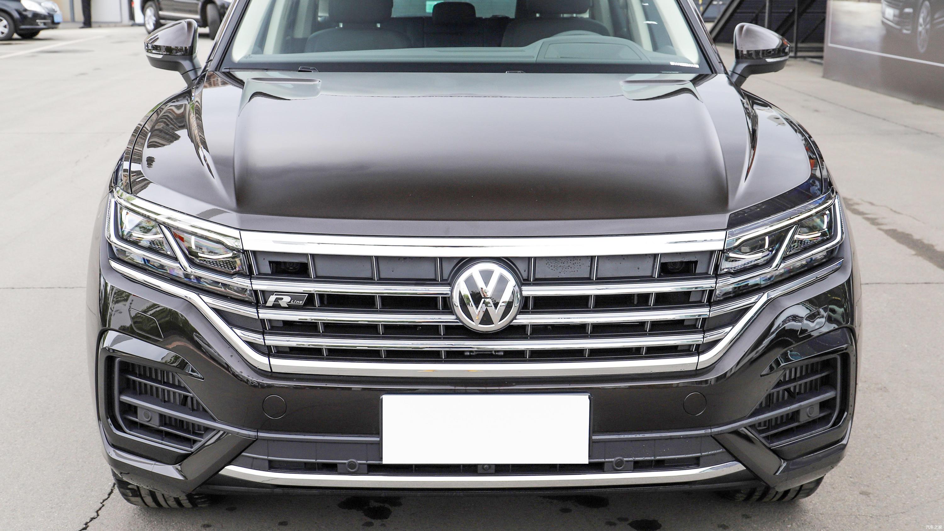 途锐3.0t锐尊版上市!v6机头340匹马力,0-100km/h加速5.9秒!