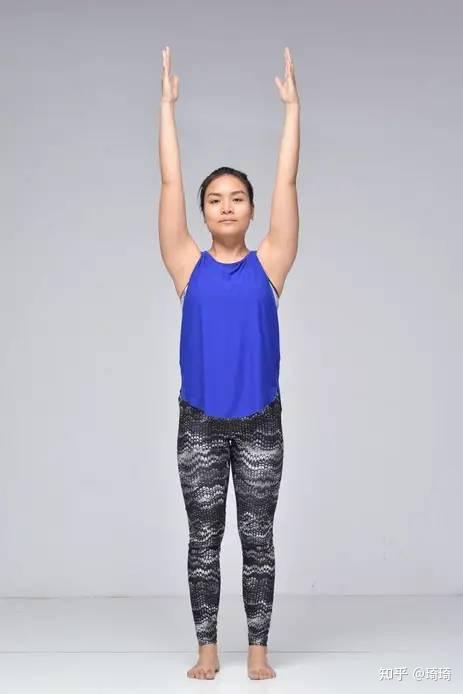 手臂上举式一个简单的瑜伽体式好处多到吓人