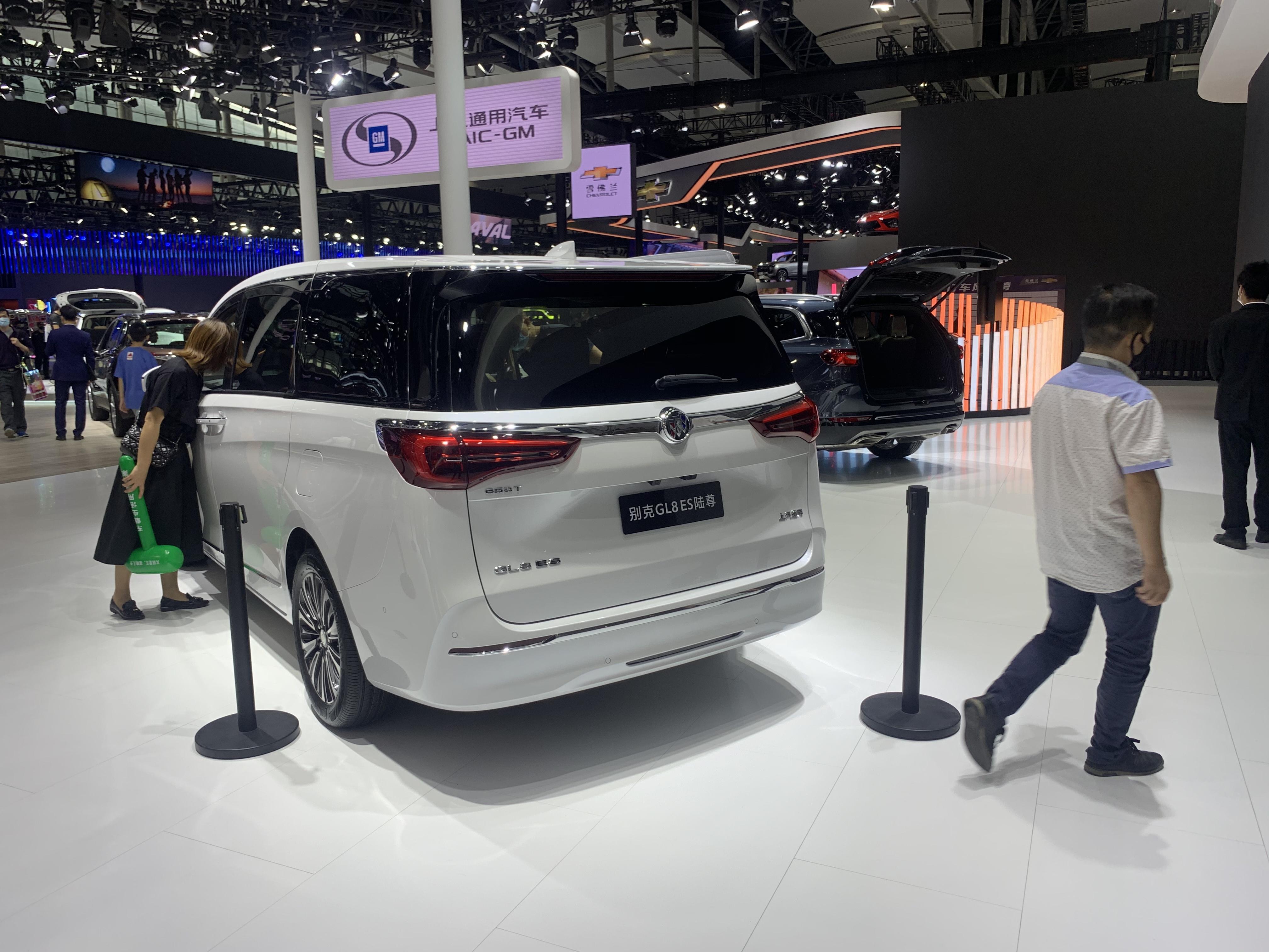 2020广州车展别克gl8沉稳大气的风格商务用车有面子