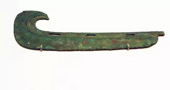 以往因为木柄或积竹木柲大多朽烂,只剩下了铍头,常常被误认为是短柄剑