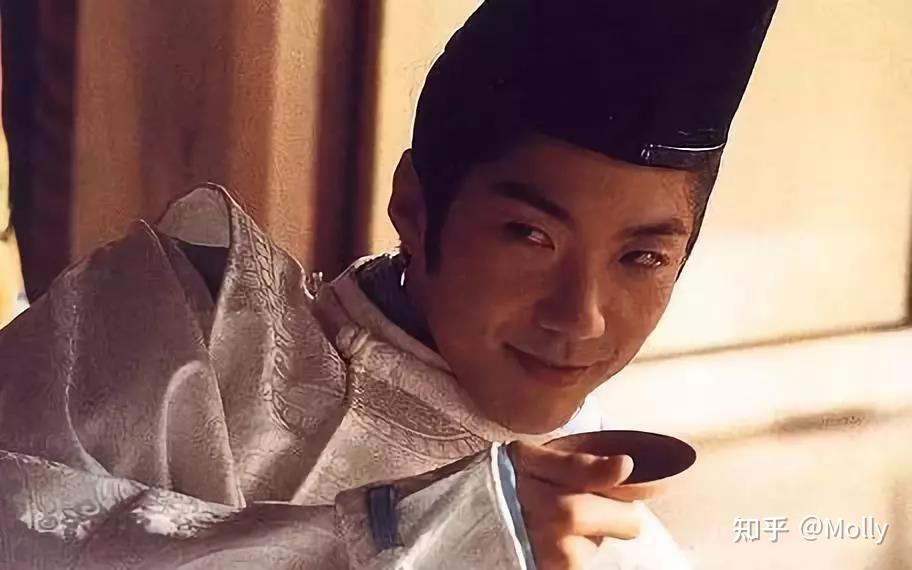 安倍晴明seimei (野村万斋饰演)说一下他喜欢用costume 这个词装文化