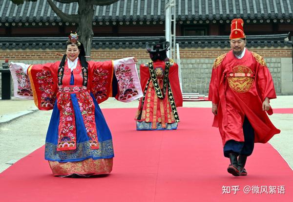 韩国上演韩服时装秀 与卡塔尔服装同台走秀 共庆22年世界杯 知乎