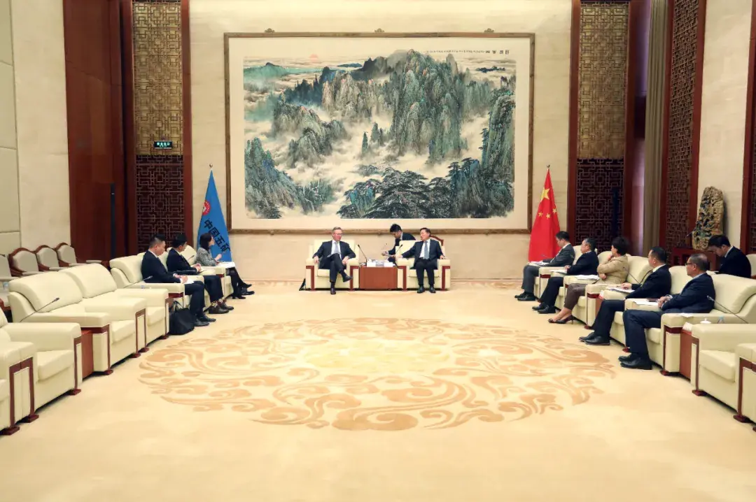 翁祖亮会见托克集团执行总裁兼首席执行官卫杰明