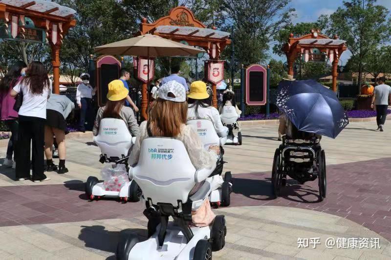 邦邦代步车惊艳上海迪士尼乐园被称神仙车