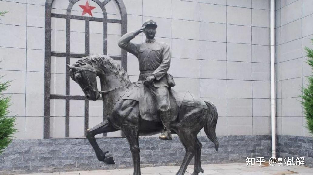 红军军长刘志丹!慈善家郭战解重走长征路拍摄:达陕西省志丹县向烈士献花! - 知乎