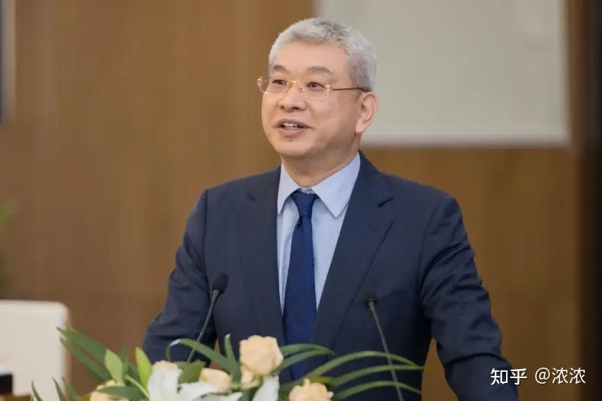 这个为华为默默操劳了33年的第一代创业元老,直到退休时都鲜为人知.