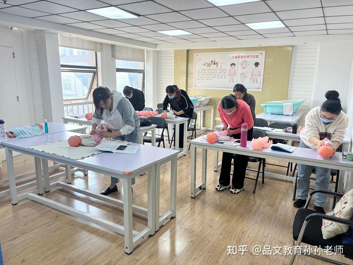 南京月嫂市场动态：品质护理与价格角逐