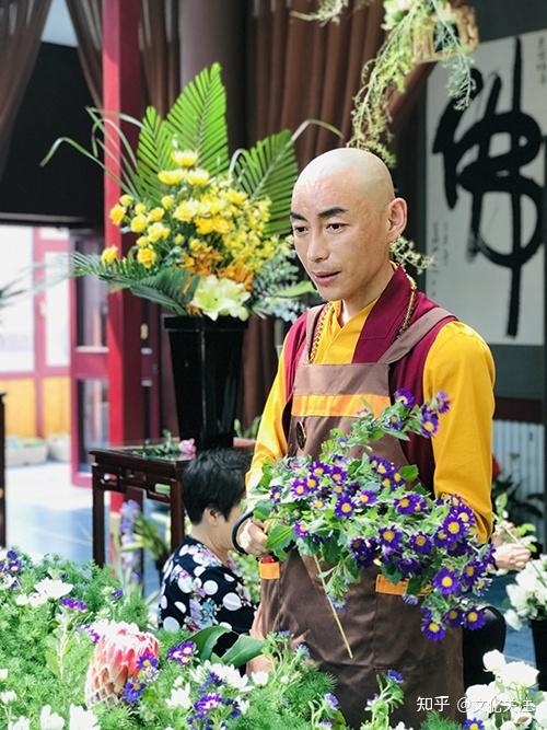 宗恩法师佛前供花的禅意哲思 - 知乎