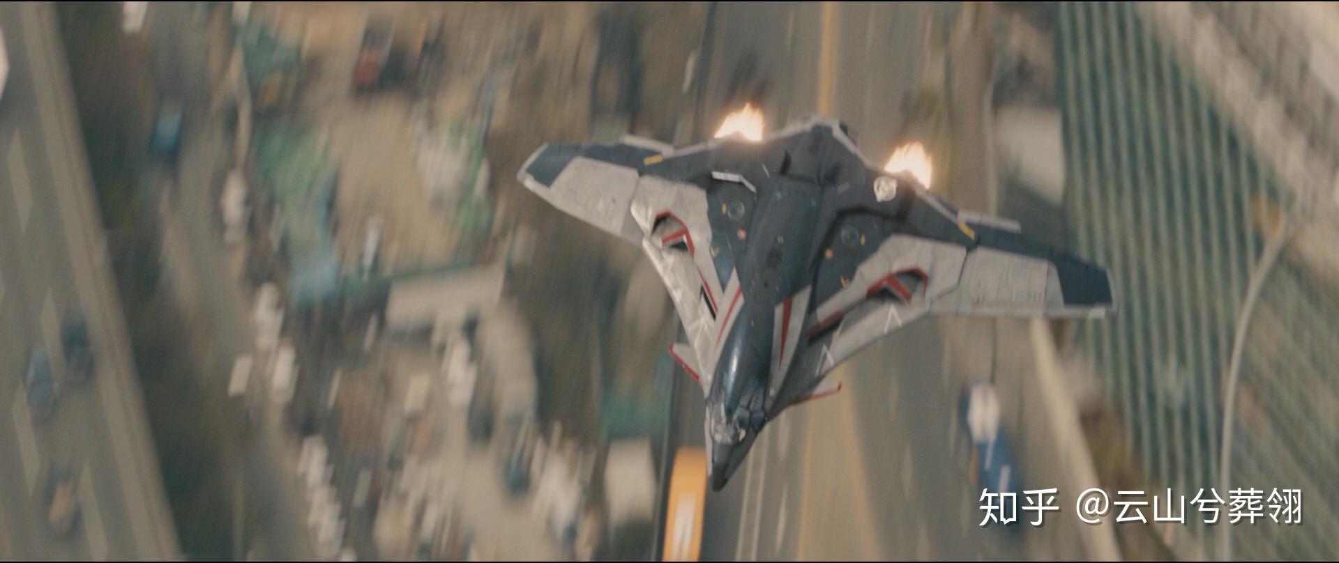 以减少停放面积,特别是前期要能满足停靠复仇者大厦外露式高空停机坪