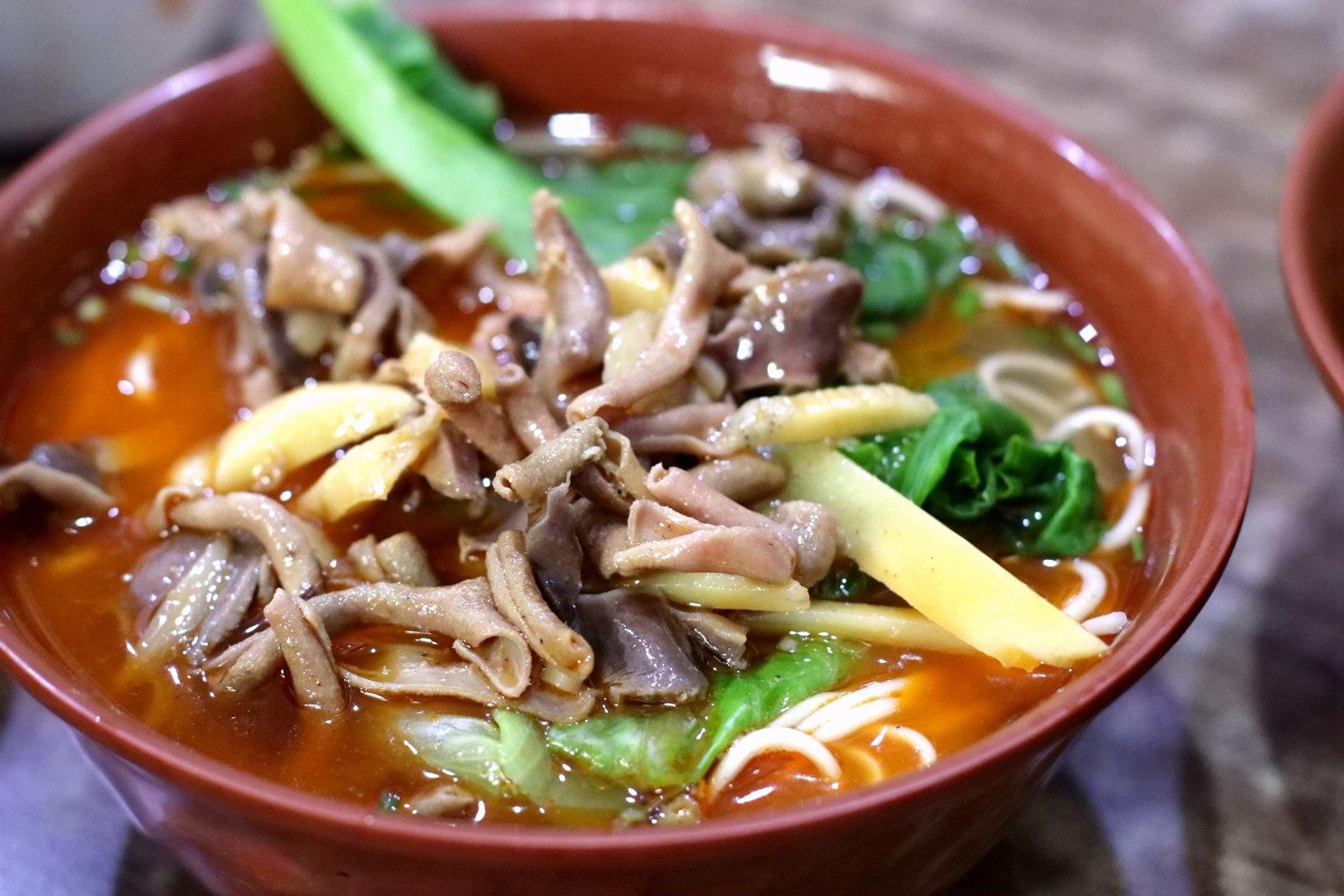 麻辣清汤或炸酱?牛肉排骨还是鸡杂肥肠?