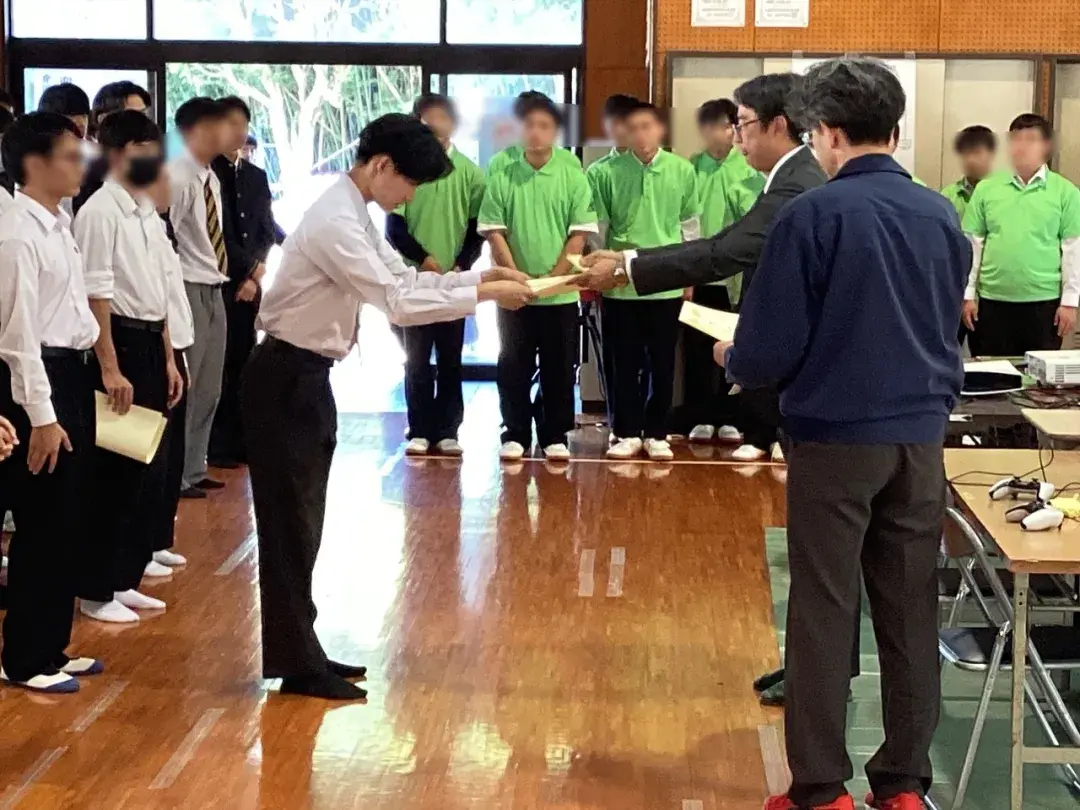 请输入图片描述 请输入图片描述