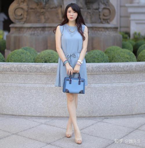 一年前,蔡晓青晋升为部门经理,在一次公司组织下一起去医院做检查