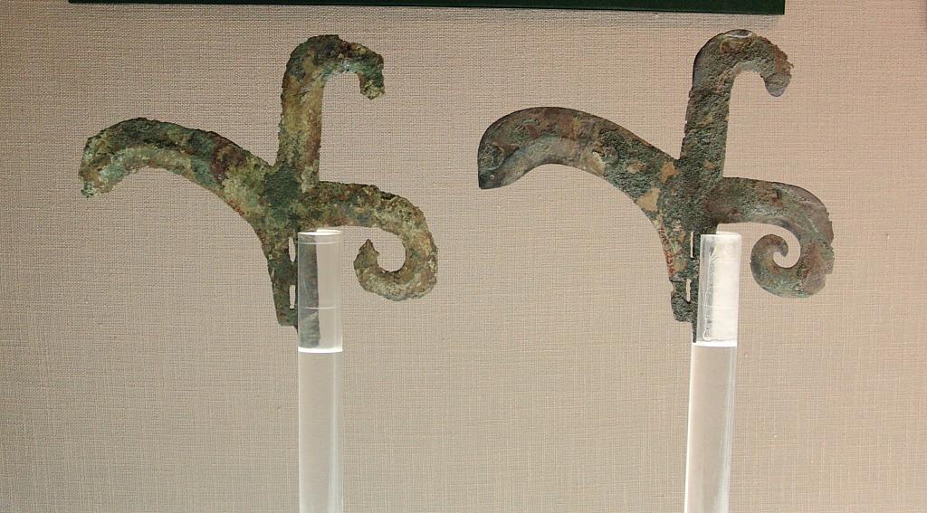 龙山脚下埋武魂白浮村出土的西周钩戟