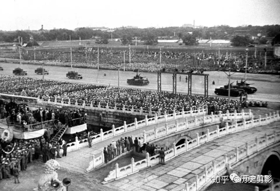 新中国第一次国庆阅兵大典罕见老照片