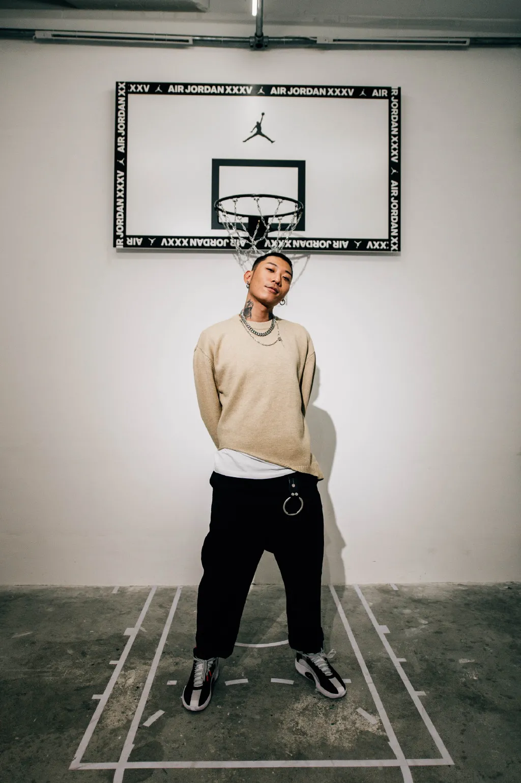 刘聪刘聪还特意取消了一场自己的演出,就是为了来到现场给咖啡壶帮唱