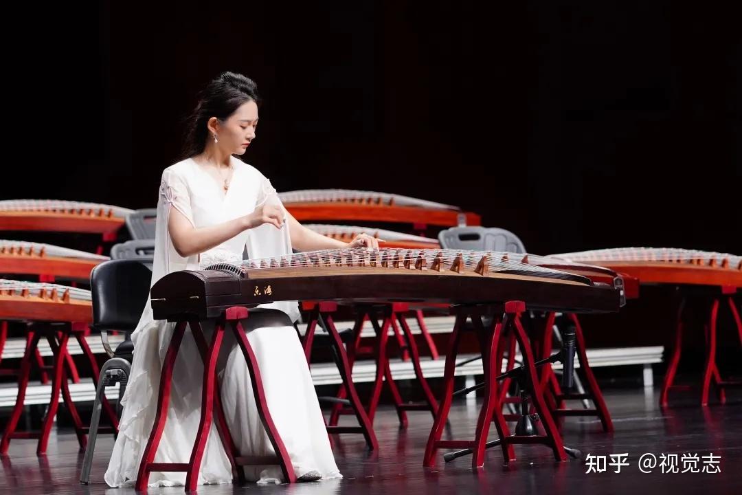 乐海徜徉指尖流水岑佳蔚古筝独奏音乐会保利巡演完美收官