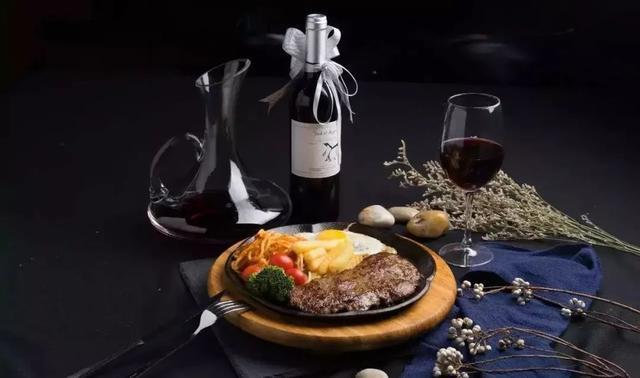红酒与牛排的搭配教程第1期