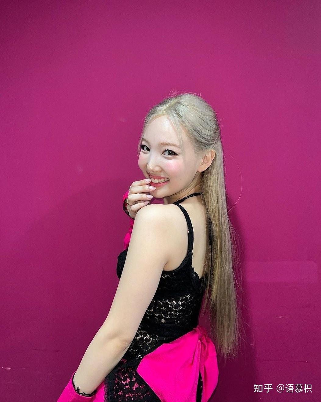 以为是她天然呆,后来有粉丝特意问她才知晓,原来娜琏小时候曾出过车