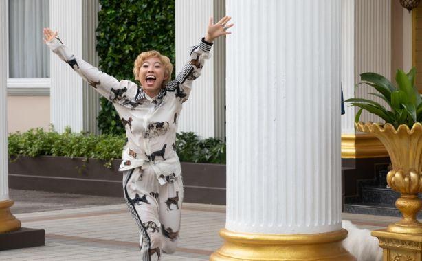 31岁成金球奖75年来首位亚裔影后，林家珍是如何做到的？ - 知乎